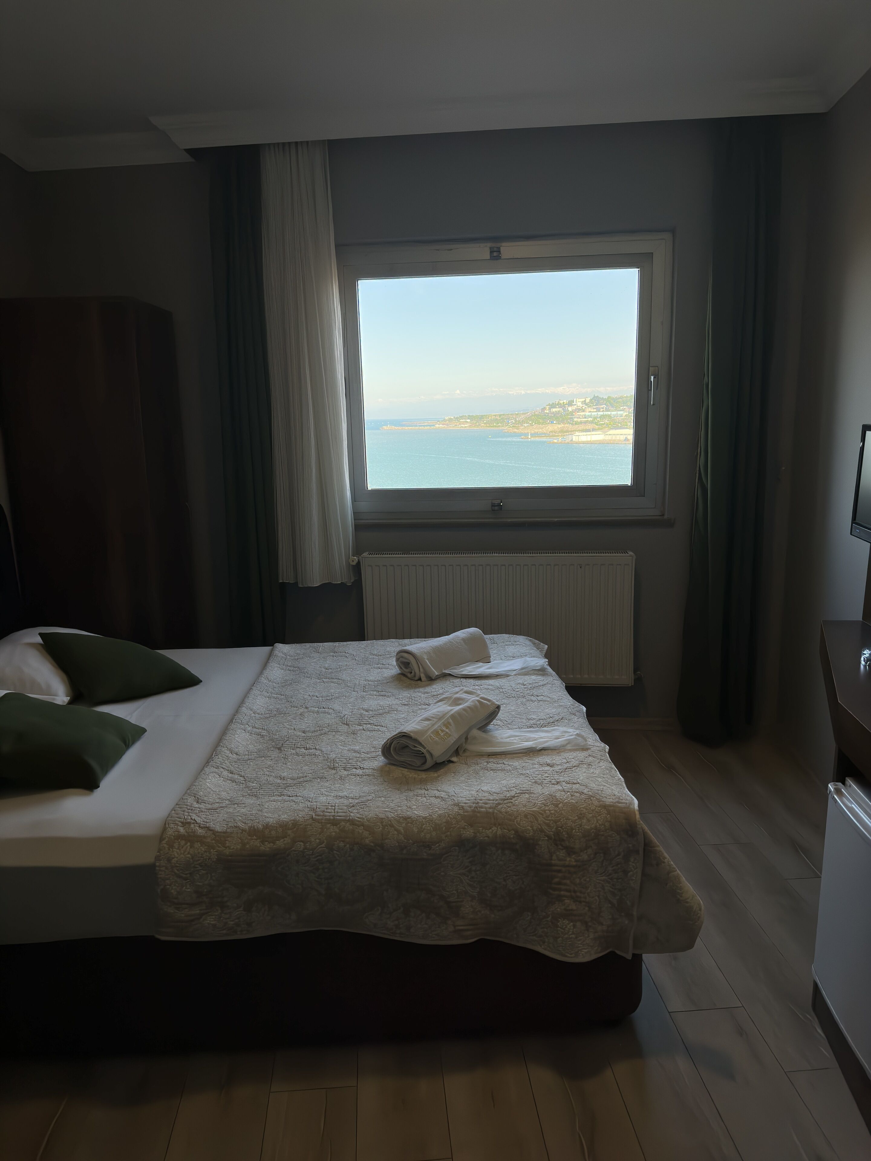 デスク、ノートパソコン用作業スペース、WiFi (無料)