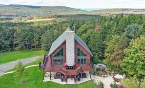 Exterior - Berkshire Mountain Top Chalet (North Adams)