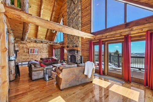 Berkshire Mountain Top Chalet