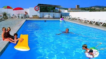 Alberca al aire libre por temporada