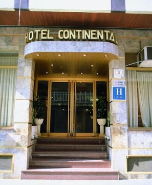 Front of property - Hotel Continental (Calella)