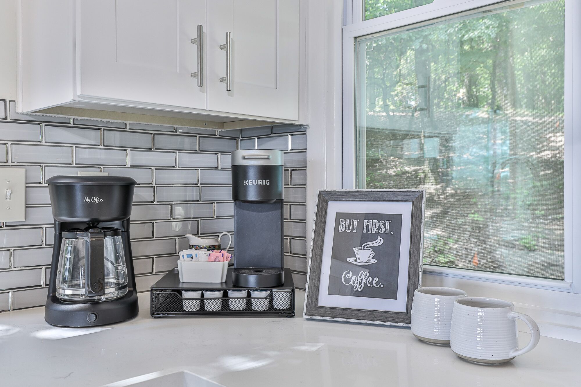 NEW!! COZY with Spectacular & UNIQUE Million $$ Mountain/Waterfall VIEW !