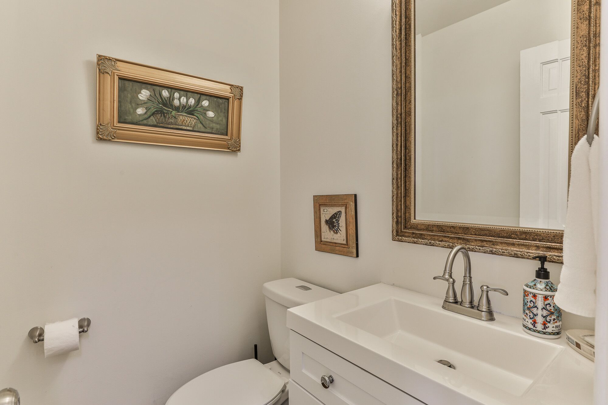 NEW!! COZY with Spectacular & UNIQUE Million $$ Mountain/Waterfall VIEW !