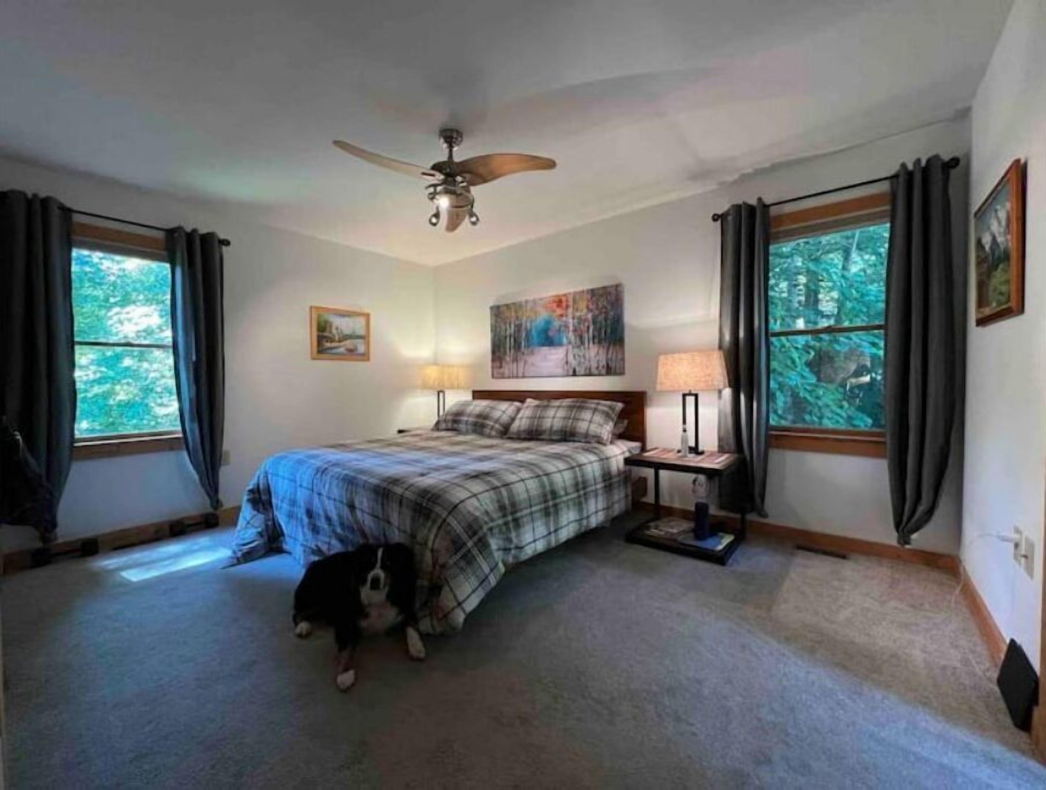 Cherokee Cabin. A peaceful setting in the woods