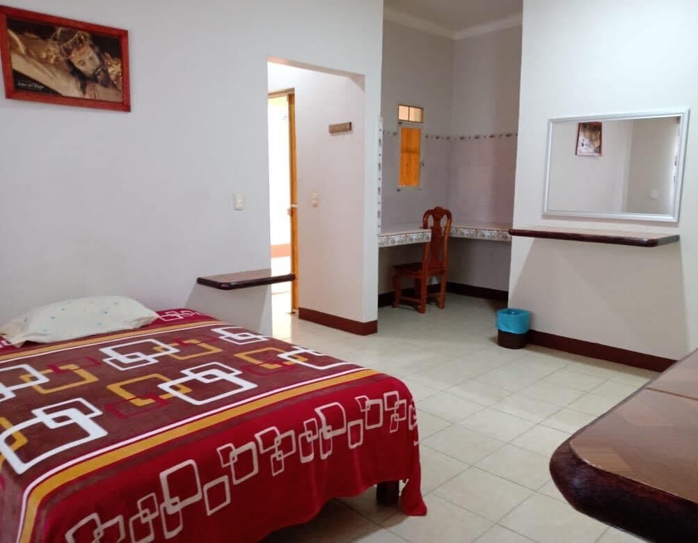9 bedrooms, WiFi, bed sheets