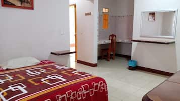9 bedrooms, WiFi, bed sheets