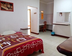 9 bedrooms, WiFi, bed sheets