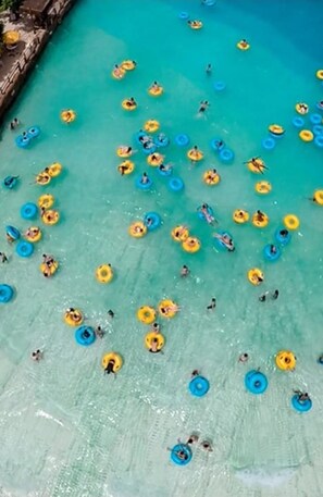 Piscine couverte, piscine extérieure