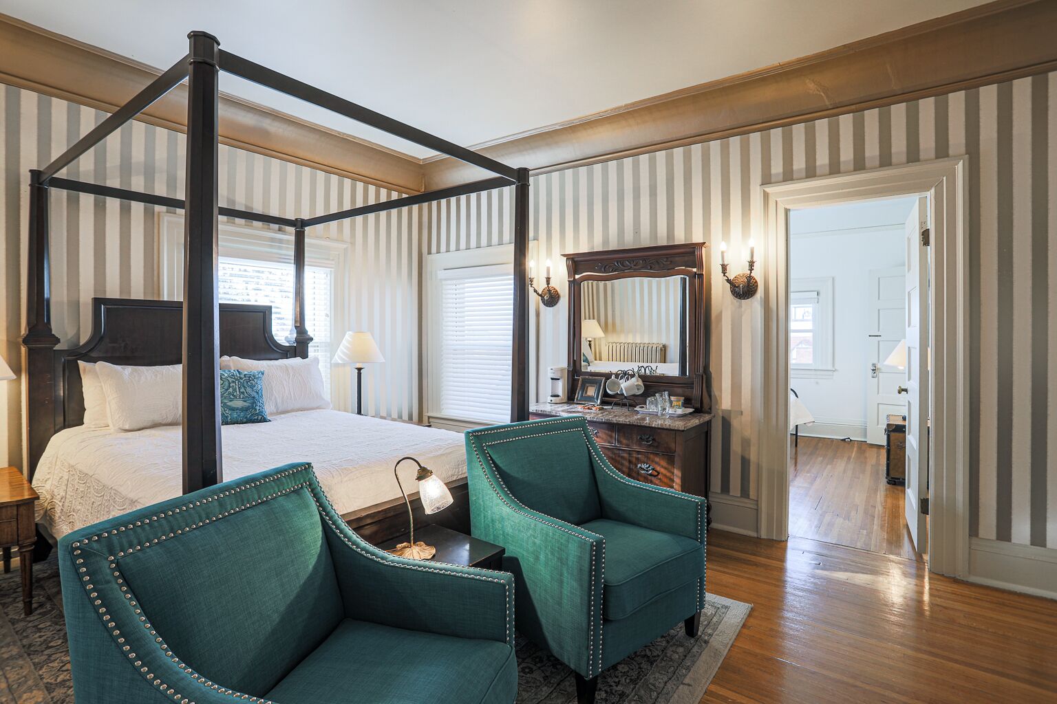 Deluxe Suite, Multiple Beds | 1 bedroom, free WiFi