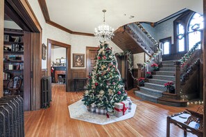 Interior - Offutt Manor (Omaha)