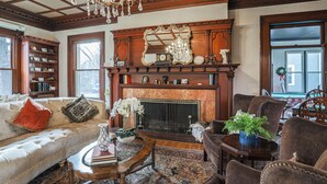 Living area - Offutt Manor (Omaha)