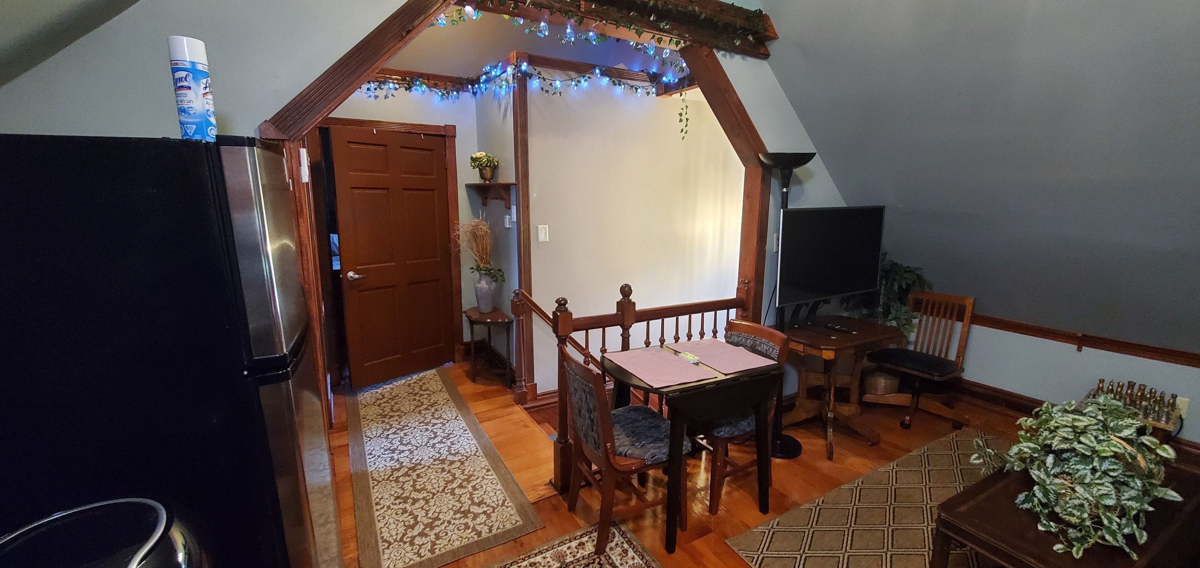 Cheerful ! 1 Bedroom Loft Duplex Home