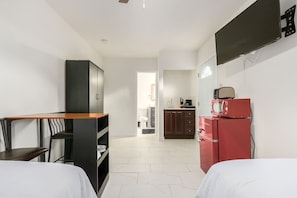 1 bedroom, desk, iron/ironing board, WiFi