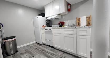 Cozy 2 Bedroom Luxury Basement Near Airport-NYC -Dream Mall -Prudential Center