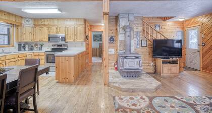 Peaceful family cabin close to Yellowstone Park