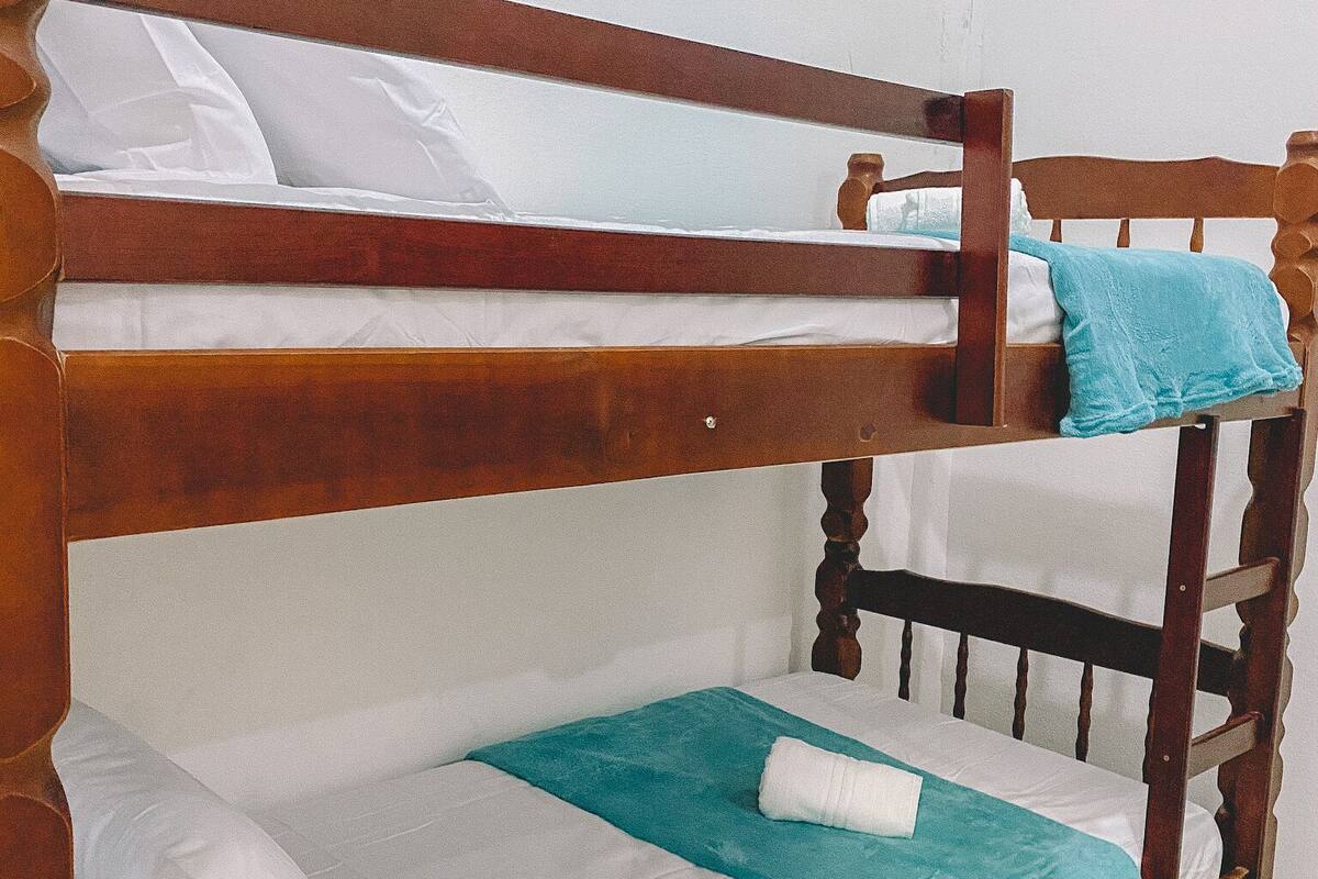 Appartement Deluxe | 1 chambre, rideaux occultants, fer et planche à repasser, Wi-Fi gratuit