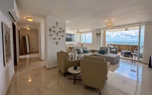 Smart-TV, Videospiele, Musikbibliothek, Stereoanlage