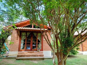 Deluxe Double Room | Minibar, blackout drapes, bed sheets - Pousada Bosque do Visconde (Itatiaia)