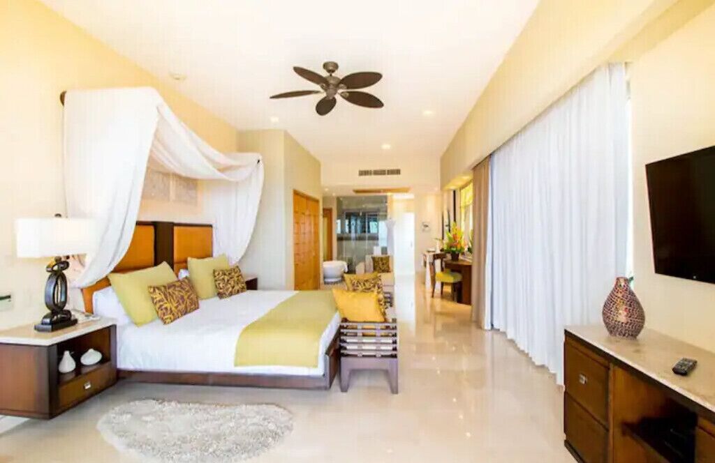 PV Garza Blanca: Luxurious 2 Bedroom Condo