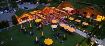 Waterfront & Dock, Walking Distance To Downtown!