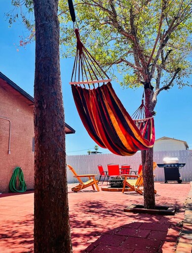 New City Loft Cozy With Backyard Unit C