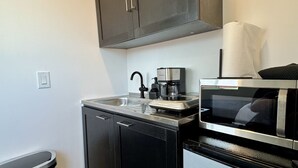 茶具/咖啡用具、冰箱、微波炉、厨具/餐具