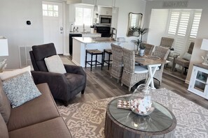 Smart TV - Harbor Front! FREE Beach Service at Private Beach-Pools-Fishing-Golf-Pickleball (Destin)