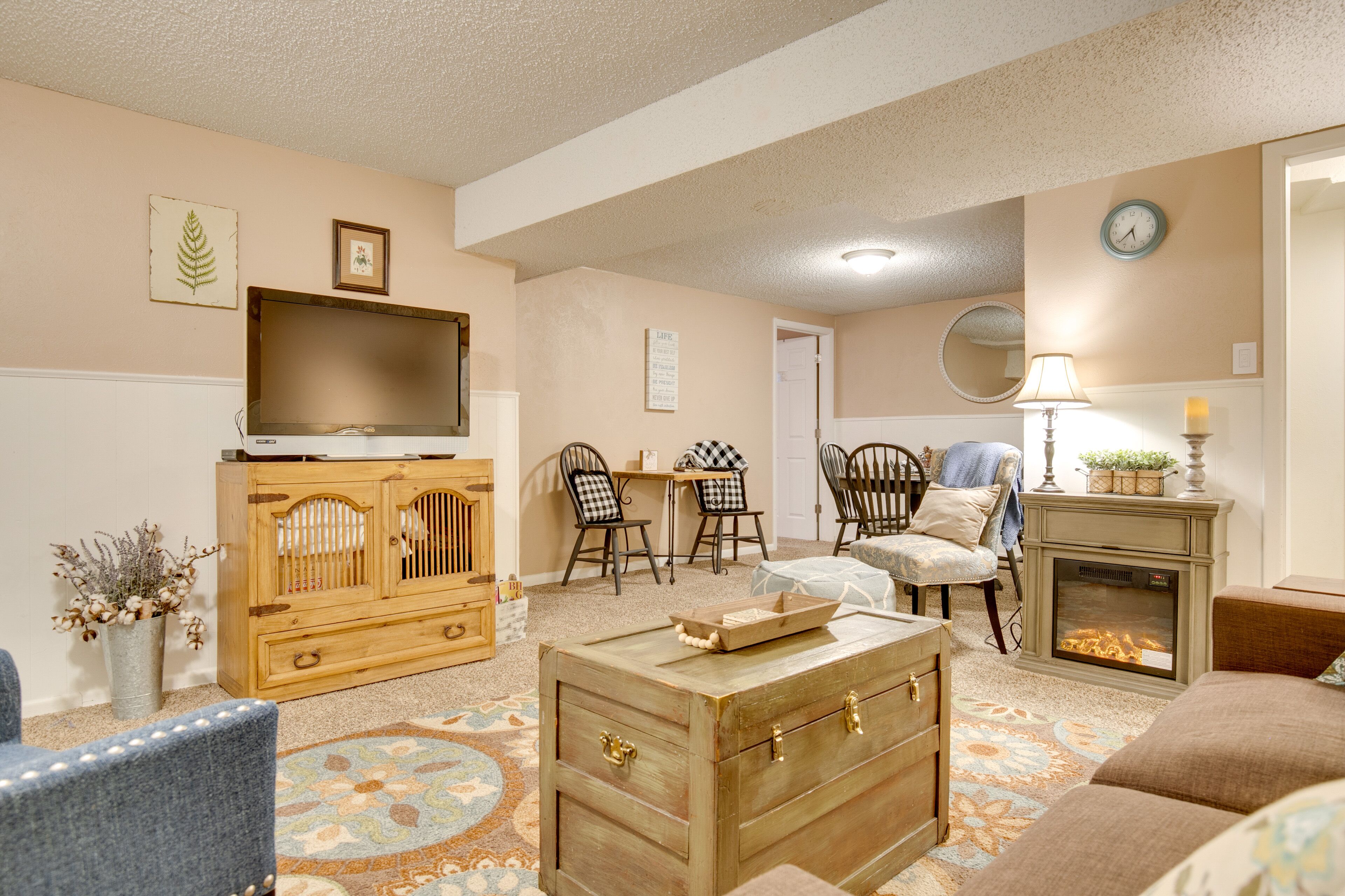 Cozy Lakewood Vacation Rental 8 Mi to Red Rocks!