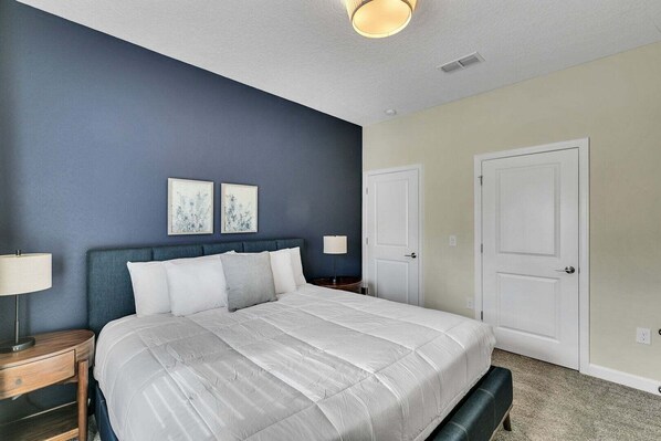 4 bedrooms, iron/ironing board, WiFi