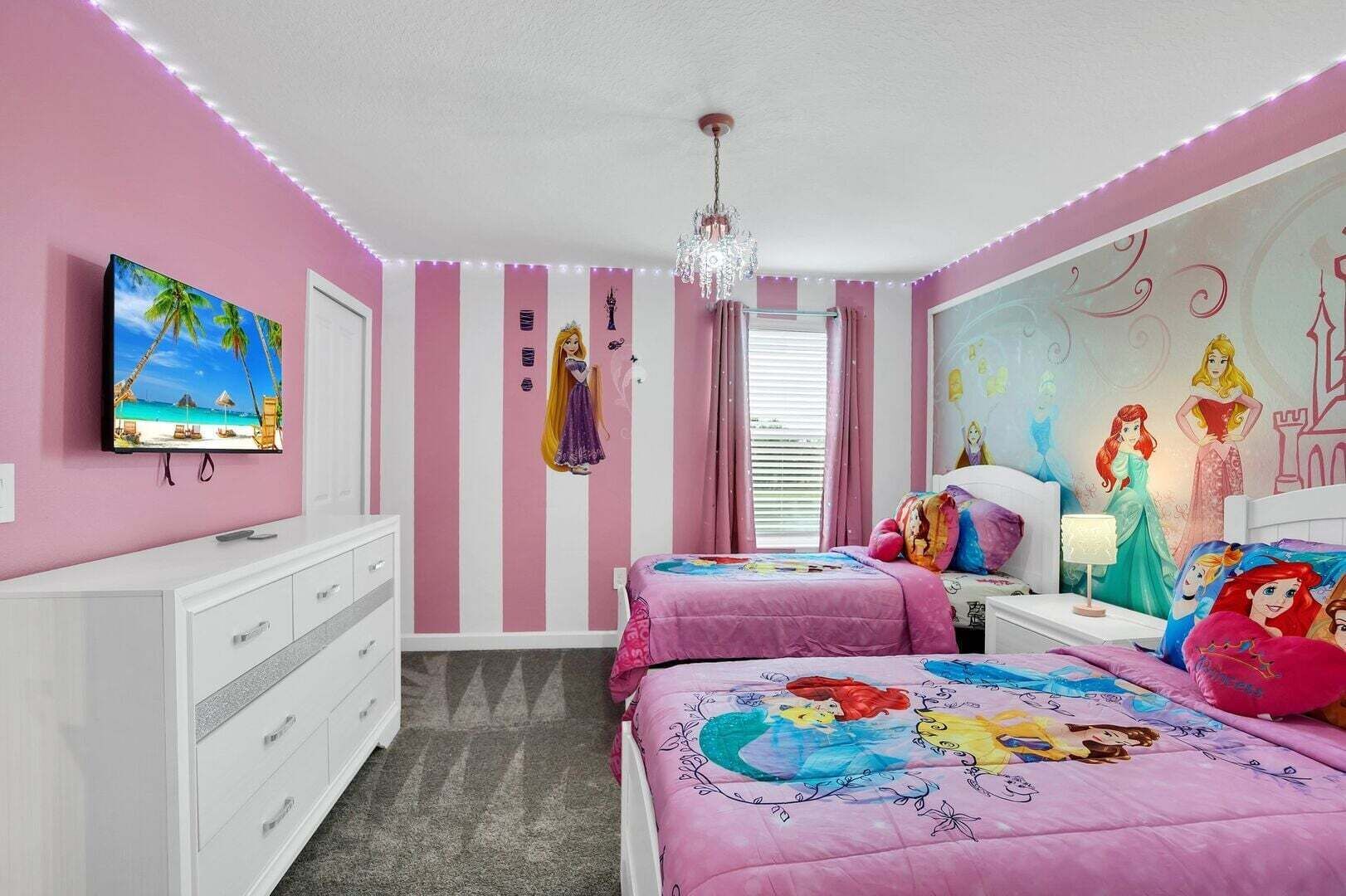 9 habitaciones, tabla de planchar con plancha y wifi 