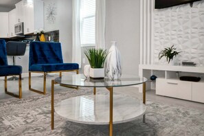 TV, video games - Magical Mickey Home | 8min->Disney! (Kissimmee)