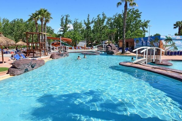 Pool - Près de la plage | Camping 4* + Parc aquatique (Vias)