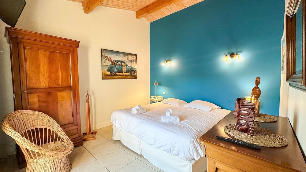 Magnificent villa with pool ideally located SaintMartindeRe Vrbo