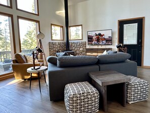 TV, fireplace, video games - 🏡Modern Cabin🌲Mountain Views🏔Arcade Games🕹Fun For All Ages 🐶 Pet Friendly (Fairplay)