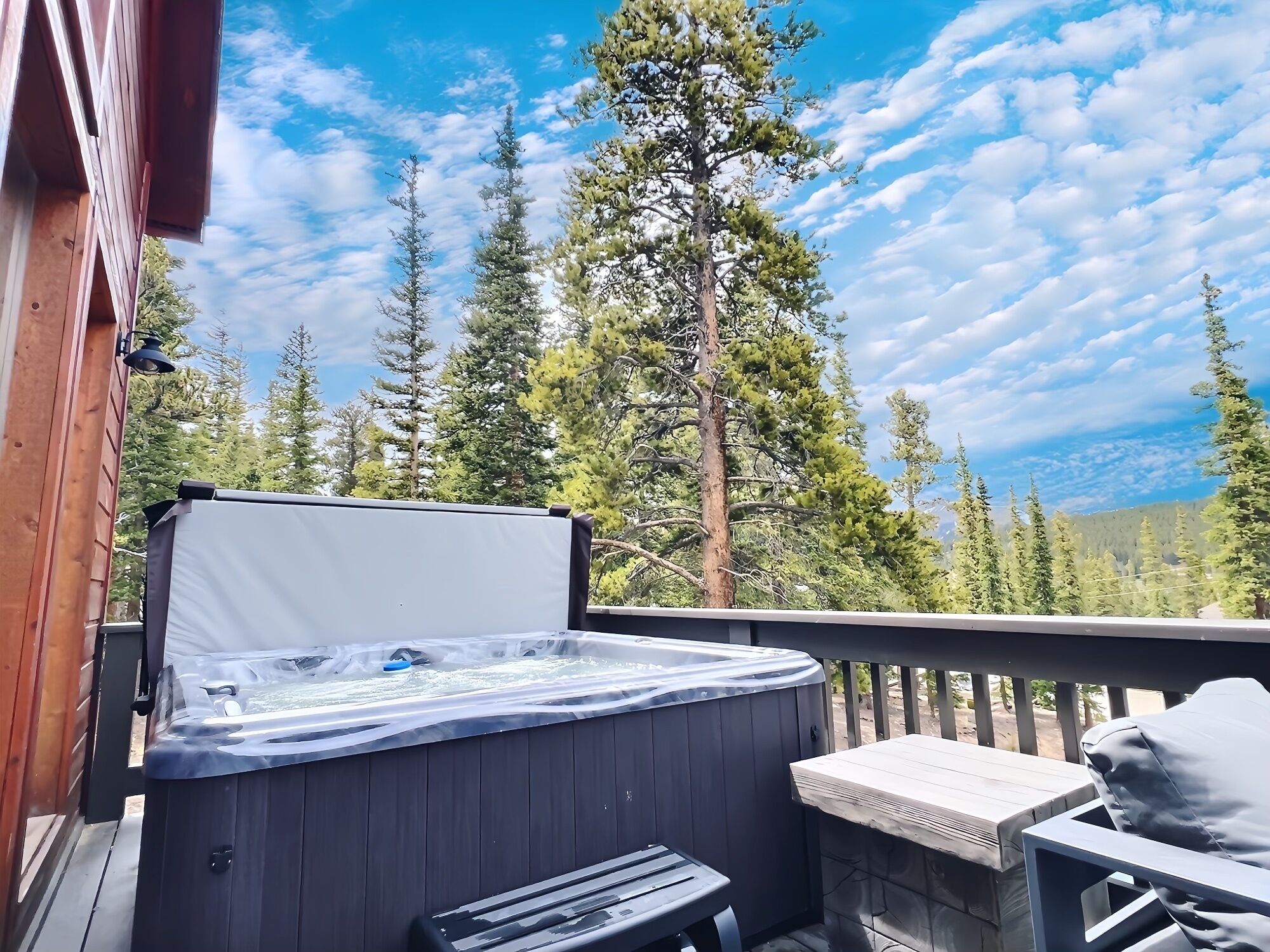 🏡Modern Cabin🌲Mountain Views🏔Arcade Games🕹Fun For All Ages 🐶 Pet Friendly