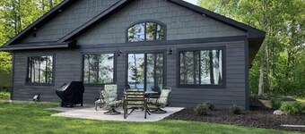 Fox's Den Fence Lake Home - Private with Lake View