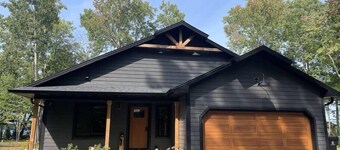 Fox's Den Fence Lake Home - Private with Lake View