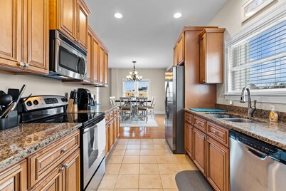 3rd Row w/ Private Pool, 2 Primary Suites & VIEWS