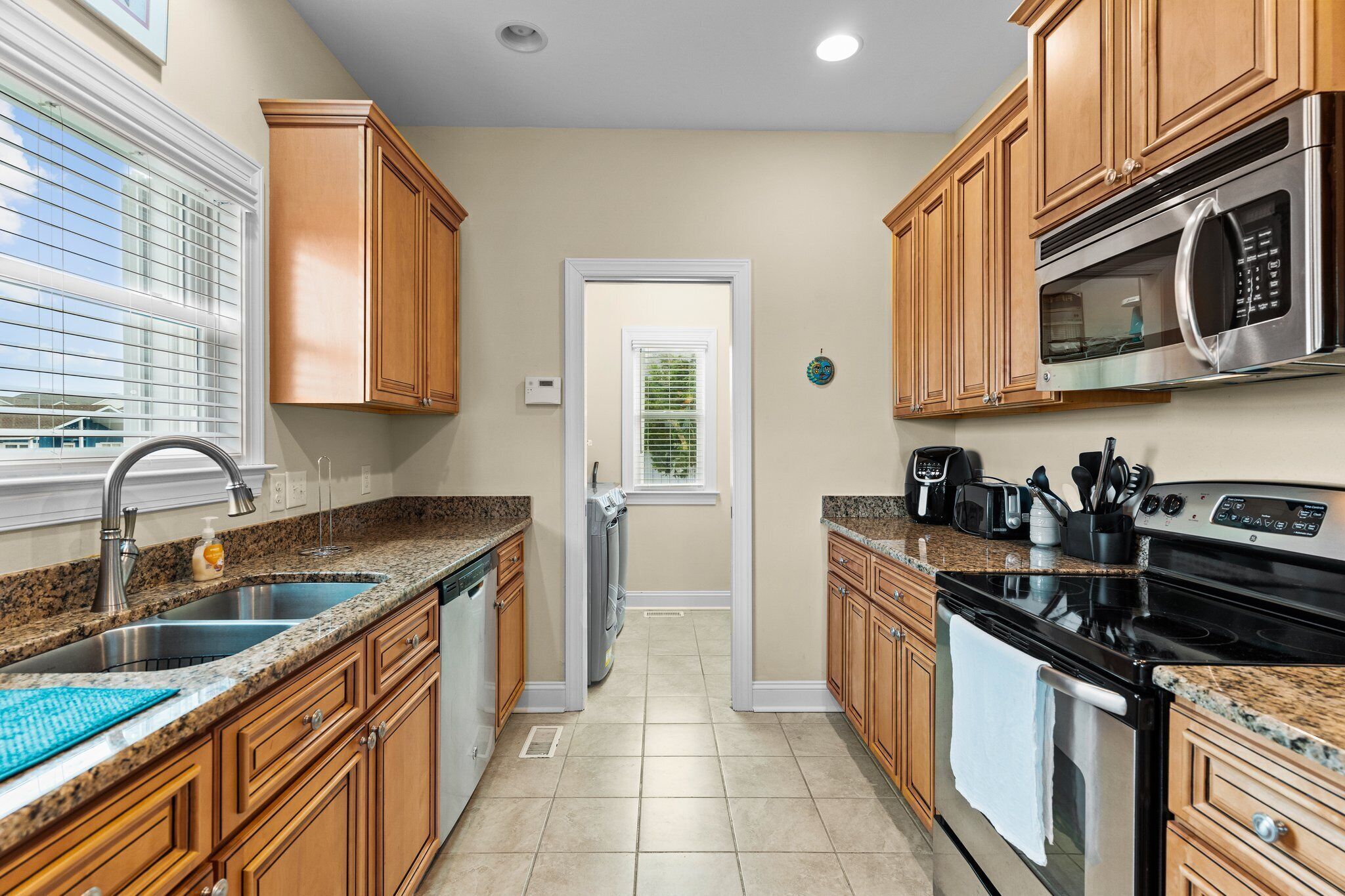 3rd Row w/ Private Pool, 2 Primary Suites & VIEWS