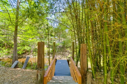 Fire Pit & Boat Dock: Peaceful Dunnellon Cabin!