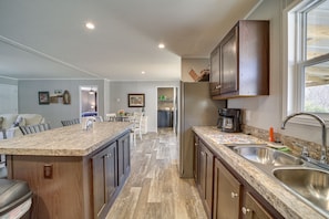 Fridge, microwave, stovetop, dishwasher