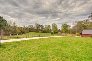 Property grounds - Bowdon Cabin Stay Near Atlanta, Private Pool! (Bowdon)