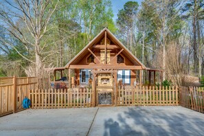 Bowdon Vacation Rental | 2BR + Loft | 2BA | Steps Required for Access