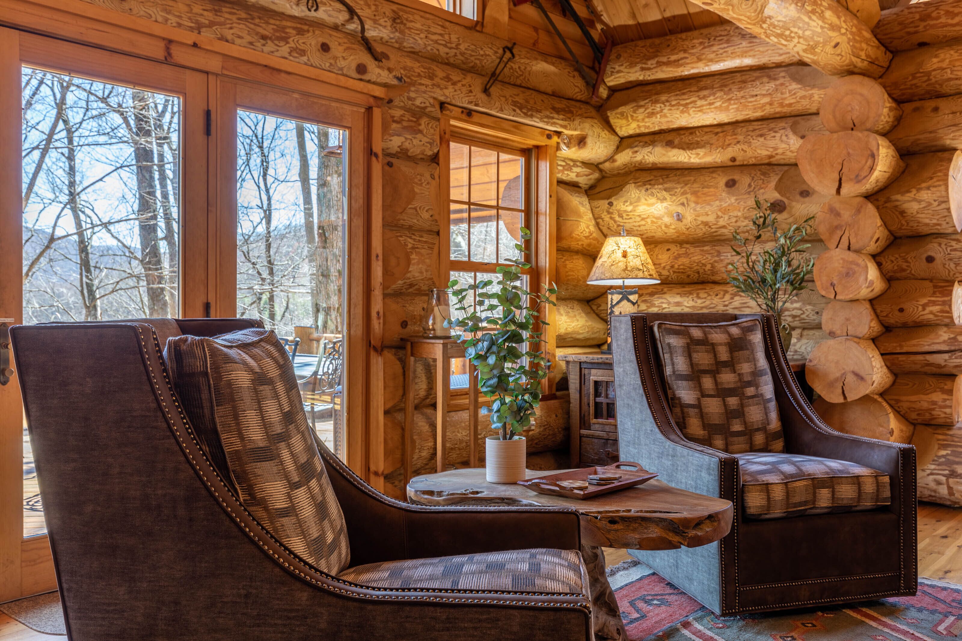 Buffalo Creek Lodge - Private Home On 12 Acres. Stunning Views, Hiking Trails, Hot Tub, Pool Table! - Lansing, NC