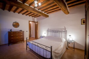1 bedroom, iron/ironing board, Internet