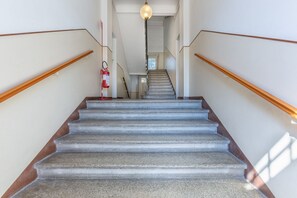 Interior - GuestHost - Ferrara Station Essential Apartment w/parking (Ferrara)