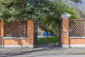 Property grounds - GuestHost - Ferrara Station Essential Apartment w/parking (Ferrara)