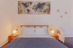 1 bedroom, desk, iron/ironing board - GuestHost - Ferrara Station Essential Apartment w/parking (Ferrara)