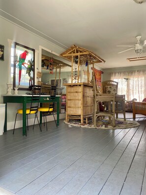 Dining - Creekside Paradise - pool, kayaks, bikes, hot tub, dock (Tybee Island)