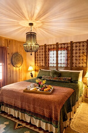 5 bedrooms, iron/ironing board, travel cot, free WiFi - Creekside Paradise • Sunsets, Pool, Spa, Dock, Kayaks (Tybee Island)